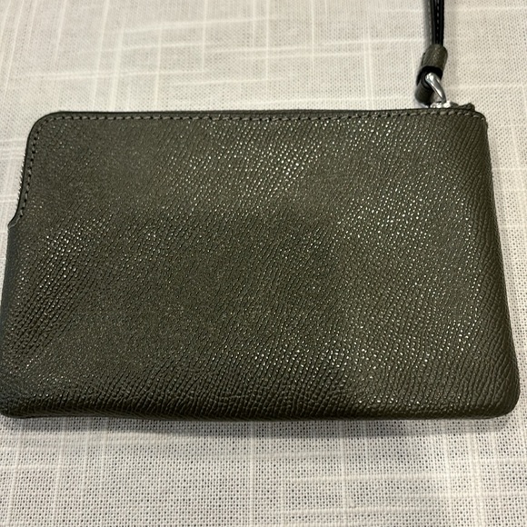 Coach Corner Zip Wristlet In Cargo Green - Picture 3 of 8